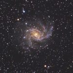2021-10-01 / NGC6946 (Feuerrad-Galaxie) / CFF165 980mm F5,9 - ASI294MM - 240min / F.Steimer